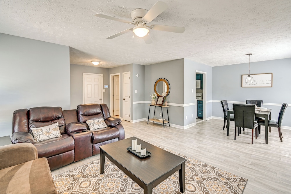 Large Yard, Office Space: Fayetteville Family Home
