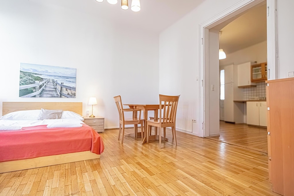 Affordable Apartment Near Stadthalle