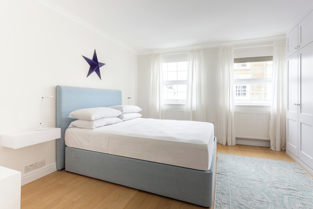 Edge Street IV by Onefinestay