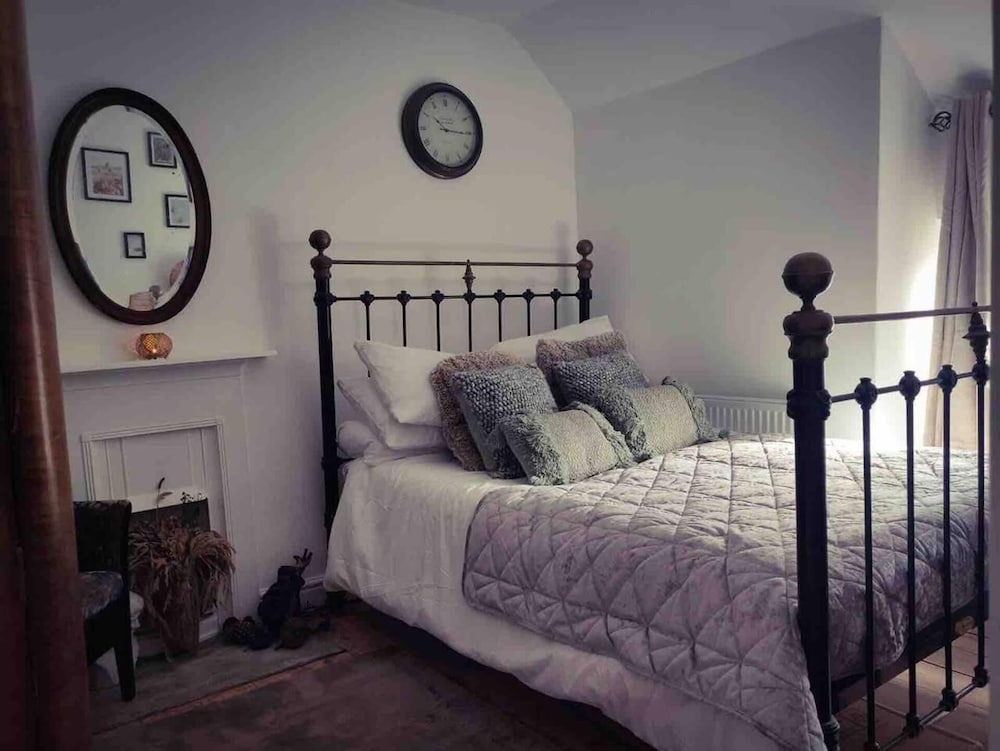 3 bed House in The Centre of West Cornwall view 3