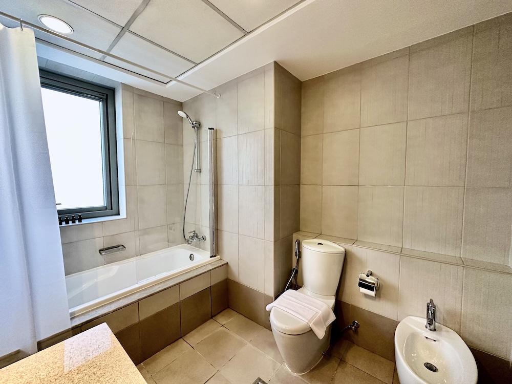 Lux BnB Executive Tower Business Bay