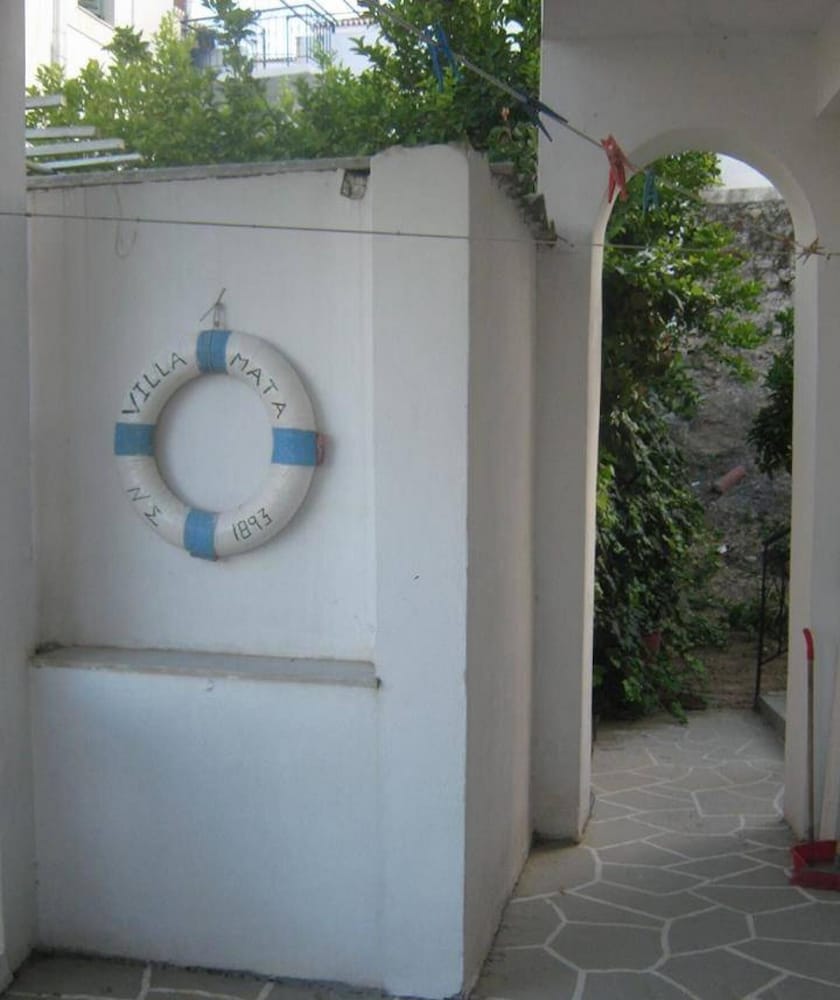 Apanemos Return to Timeless Spetses view 5