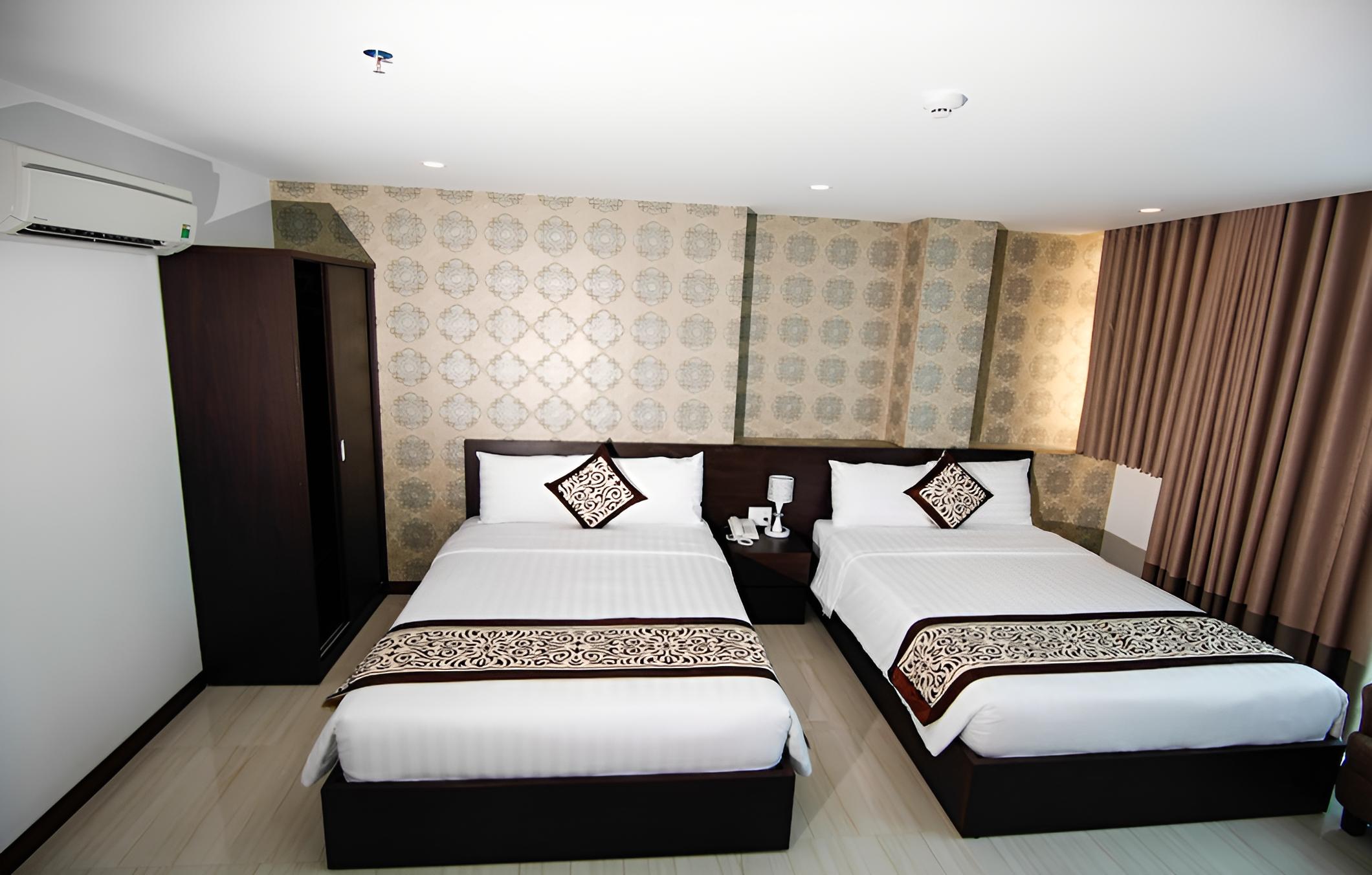Lucky Star Hotel