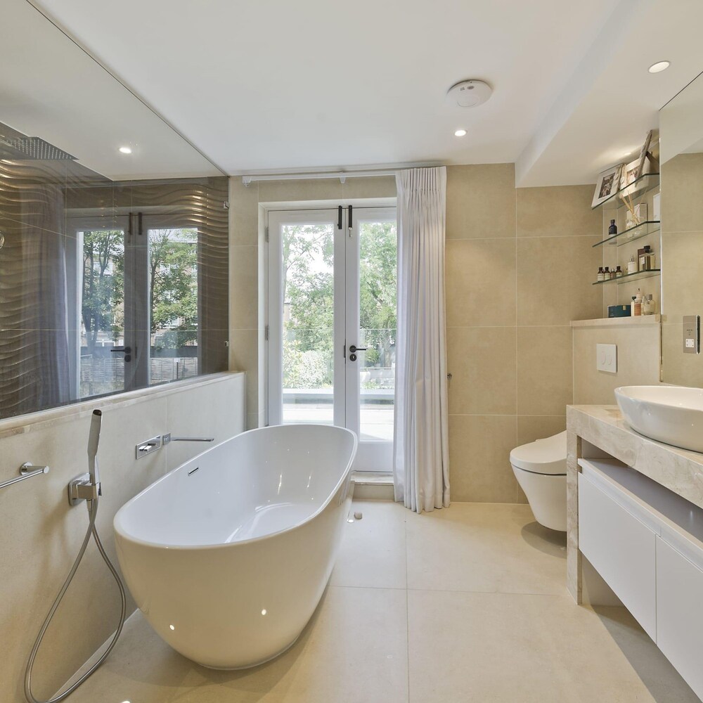 Astounding 7bed Notting Hill Family Home w Private Garden Games Room Parking