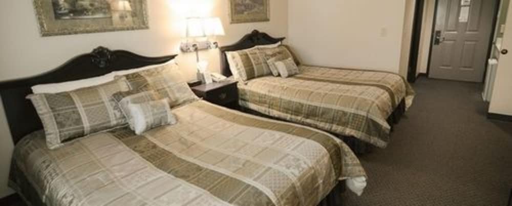 Hearthstone Inn & Suites view 3