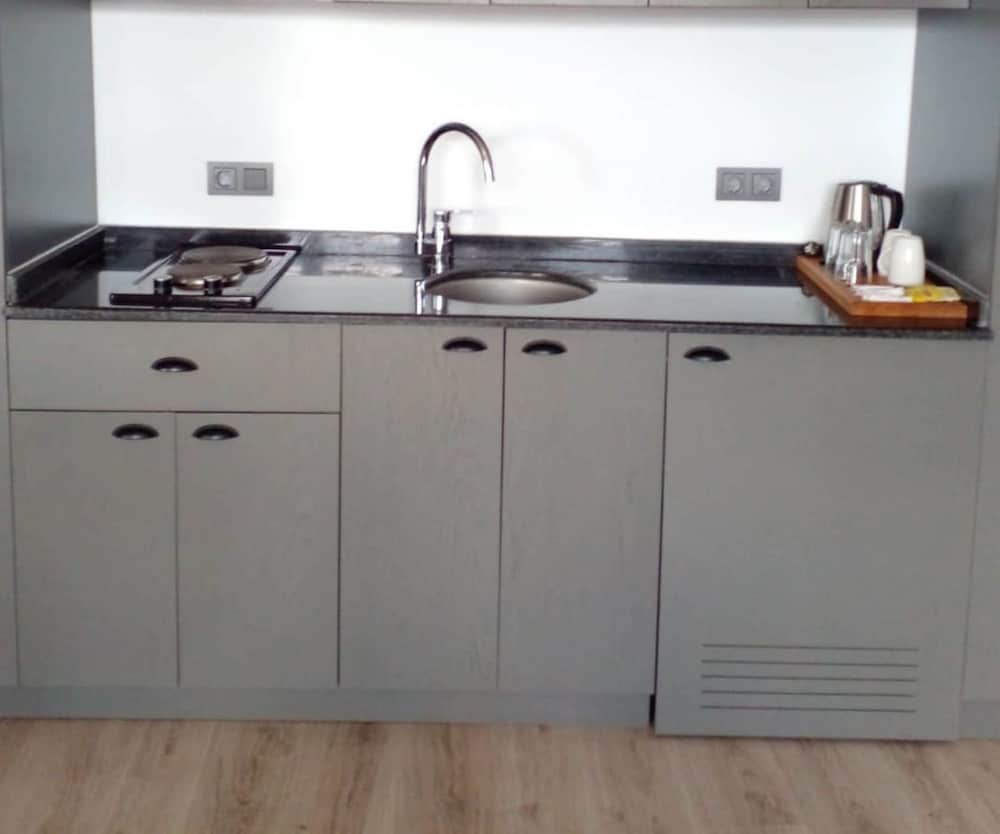 Lovely Flat with Sweet Balcony-ZAMBAK