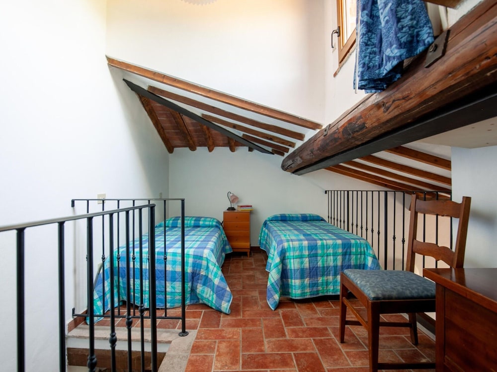 Apartment in Tuscany With Pool & BBQ