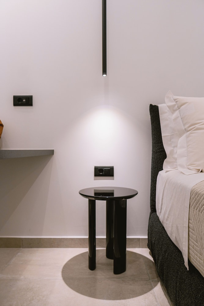 DOMUS GARDEN APARTMENTS photo 5