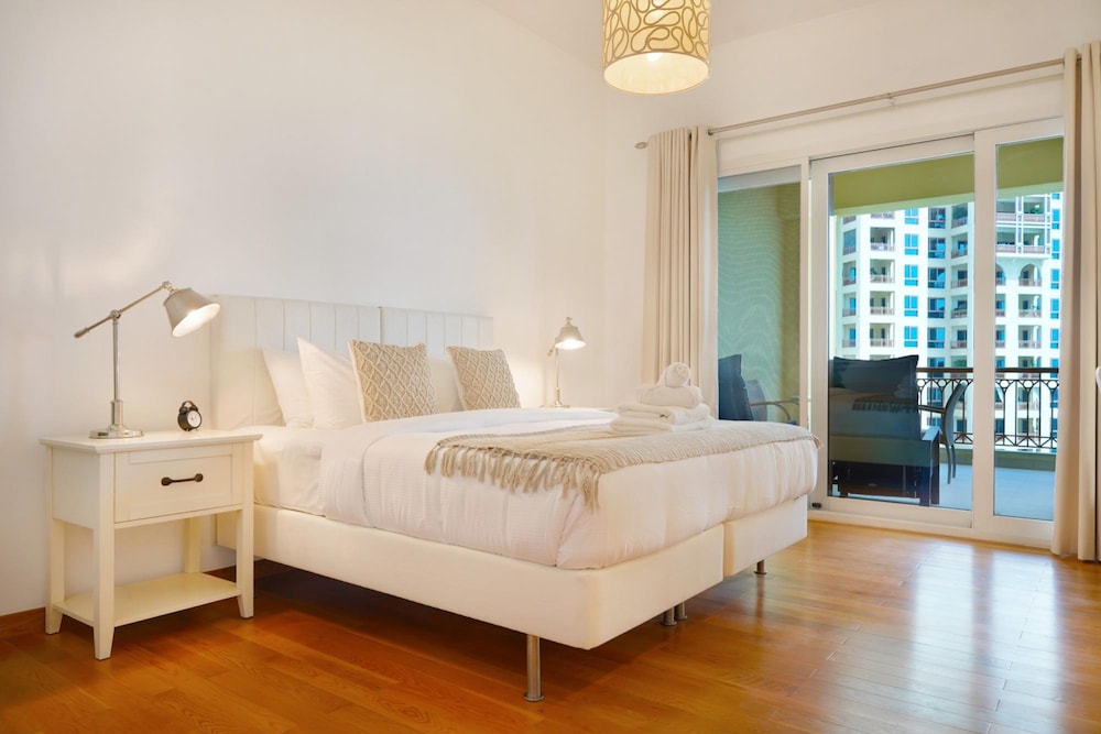 Modern and Airy 2BR in Palm Jumeirah