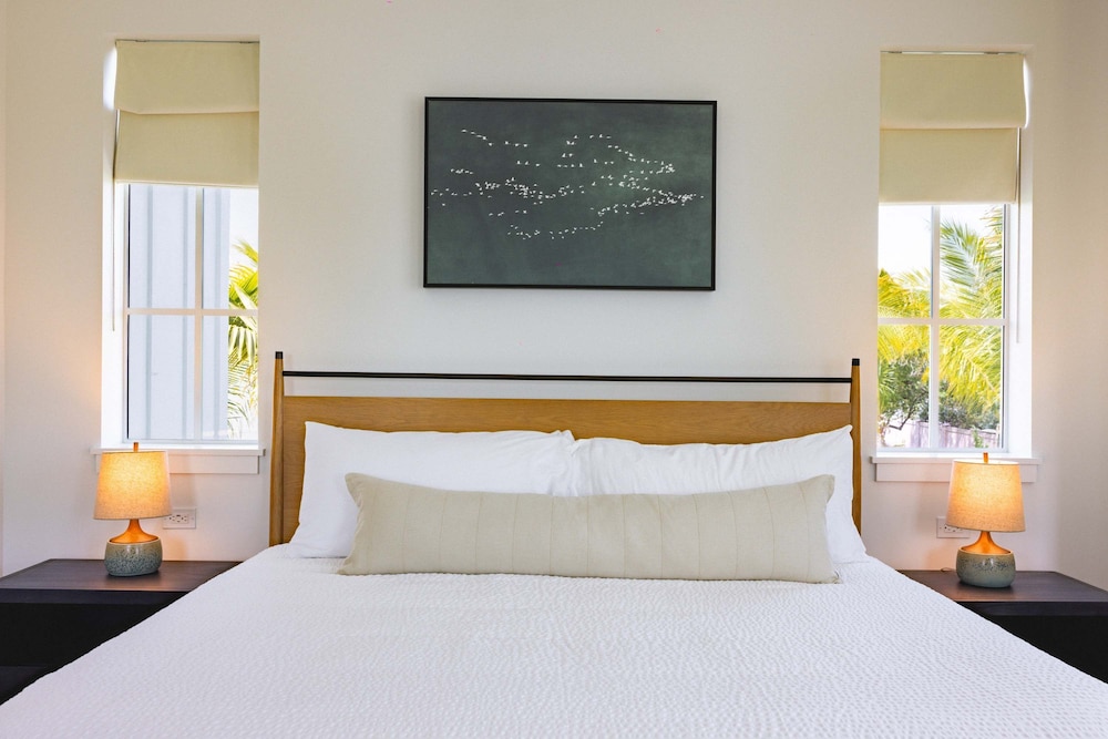 Brand New The Greenmoor House With Pool