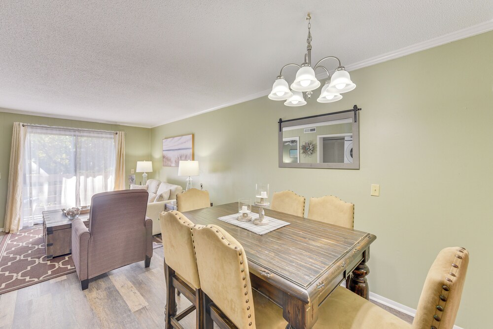 1 Mi to Beach, Pool Access: Hilton Head Island Gem view 5