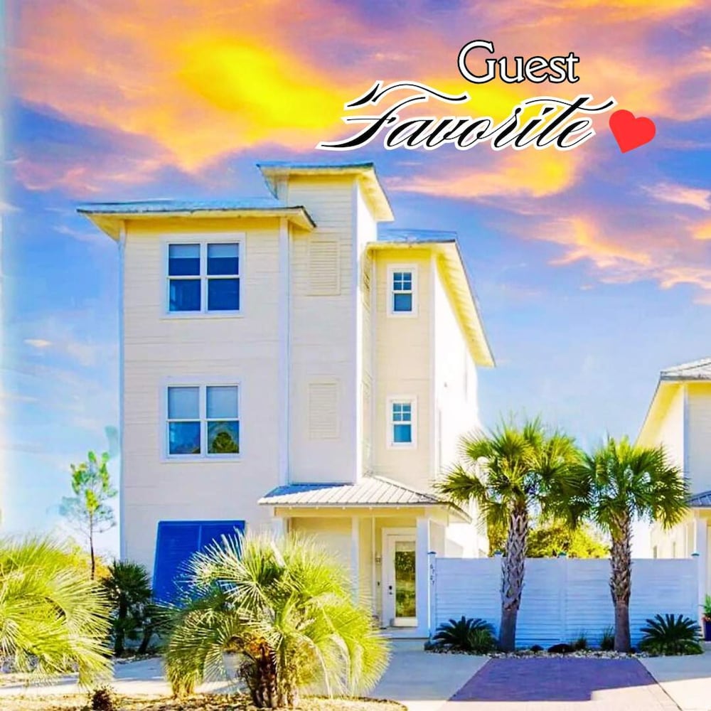Gulf Shores Escape Walk to Waves Pool Golf Views