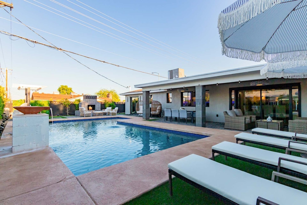 NEW The Kensington Custom Pool Al-fresco Living