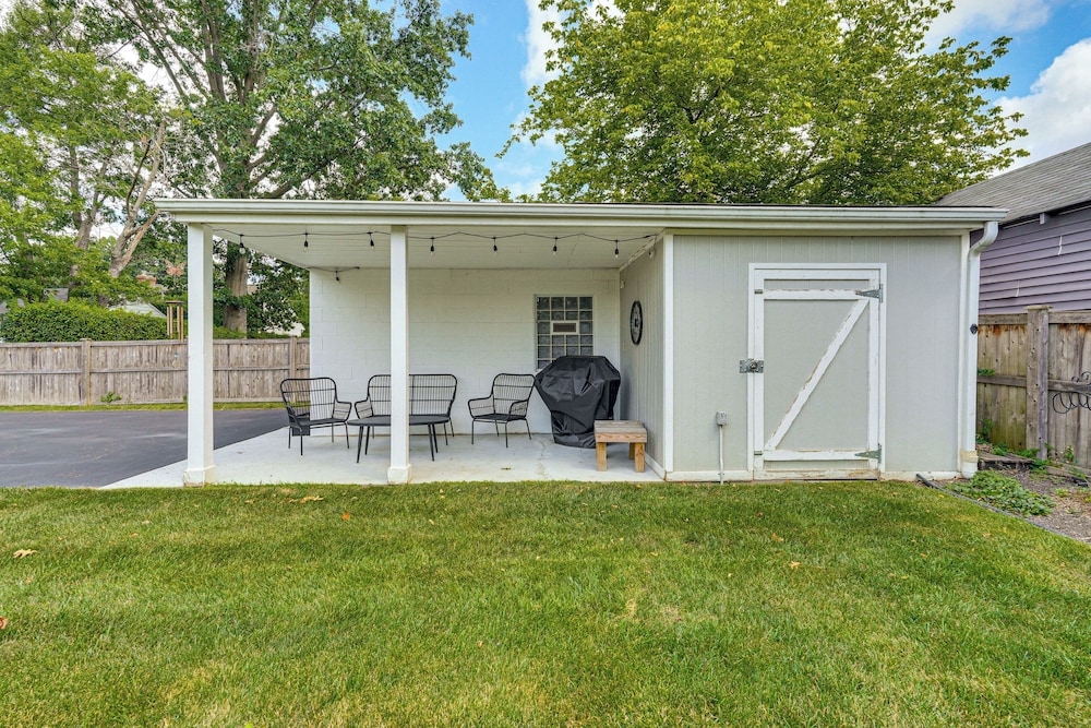 3 Mi to Ohio State: Updated Home w/ Yard!