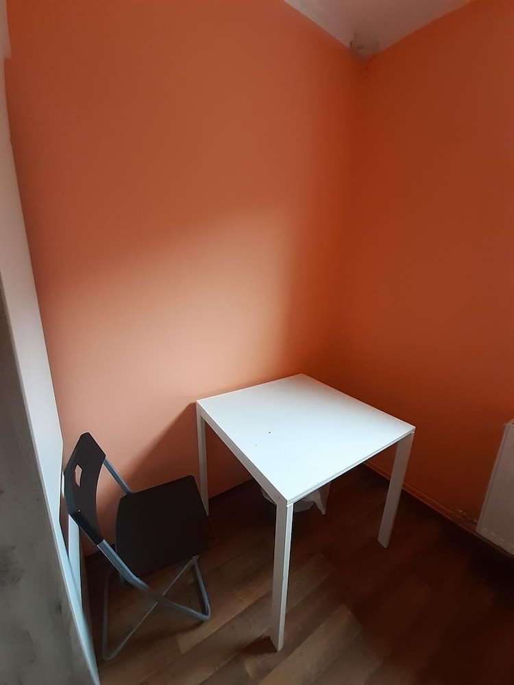 2-Rent Group Hostel Rooms&Apartments TUB19A