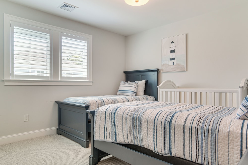 2 Mi to Public Beach Access! Cape Cod Family Home