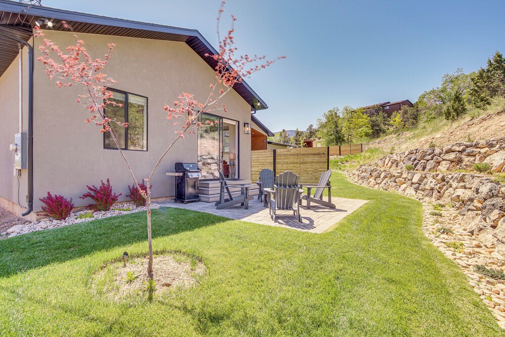 Walk to Southern Utah Campus: Home w/ Fire Pit