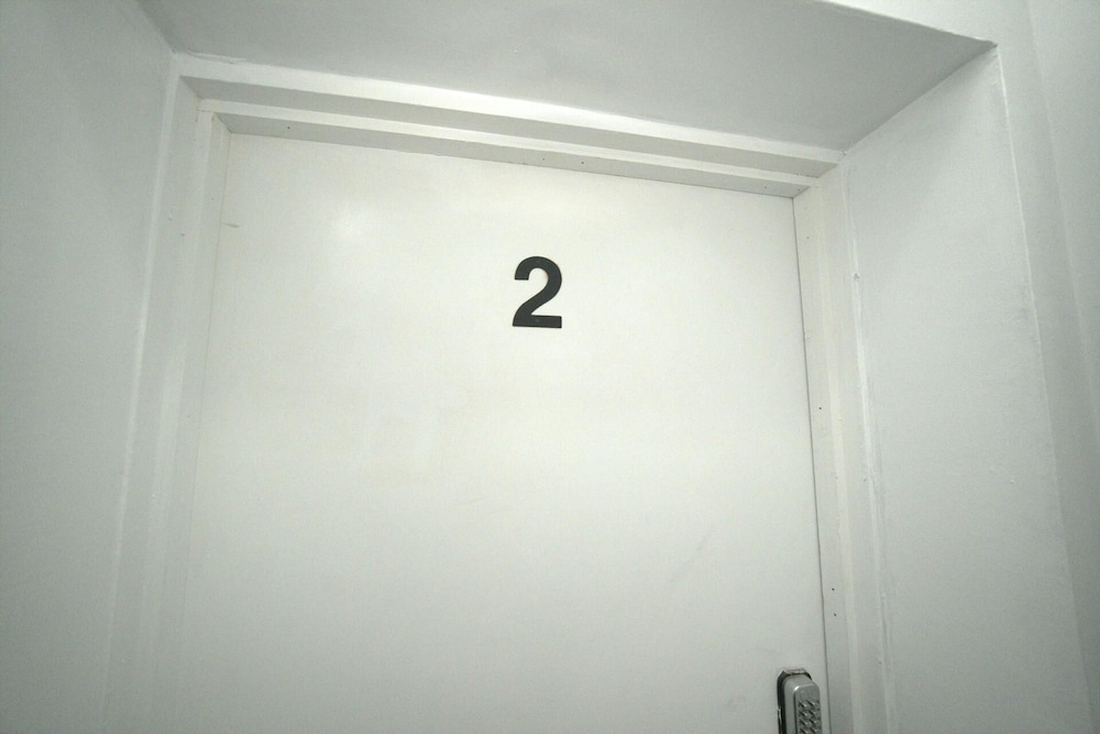 Charming Oxford Apartment in Telford - Flat 2