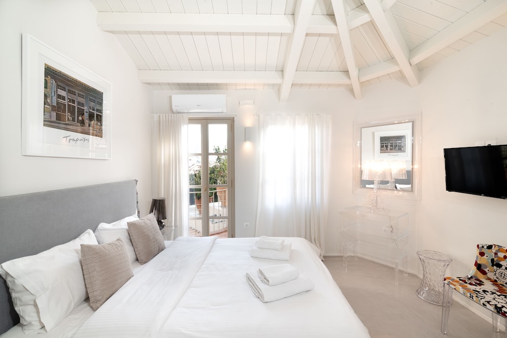 Acropolis Suites
