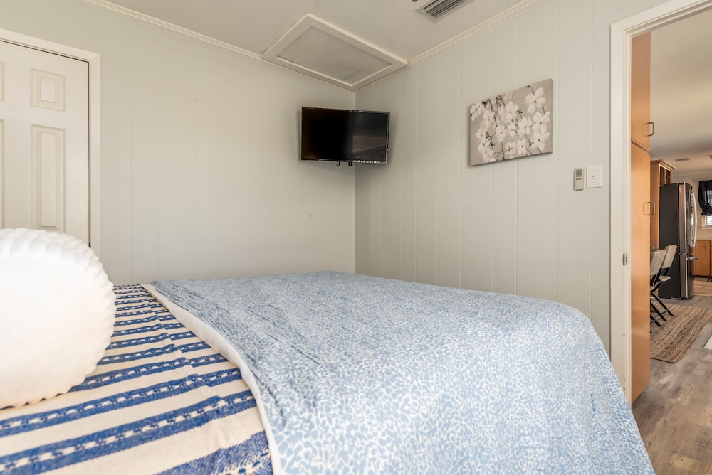 Coastal Breeze - 2123 Cadillac 3 Bedroom Home by RedAwning view 3