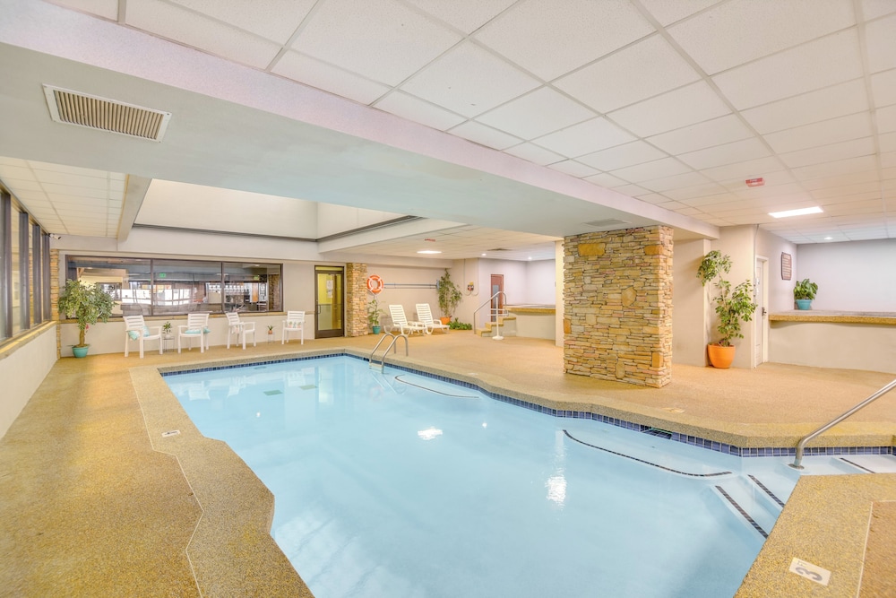 Pool + Hot Tub Access: Condo in Winter Park!