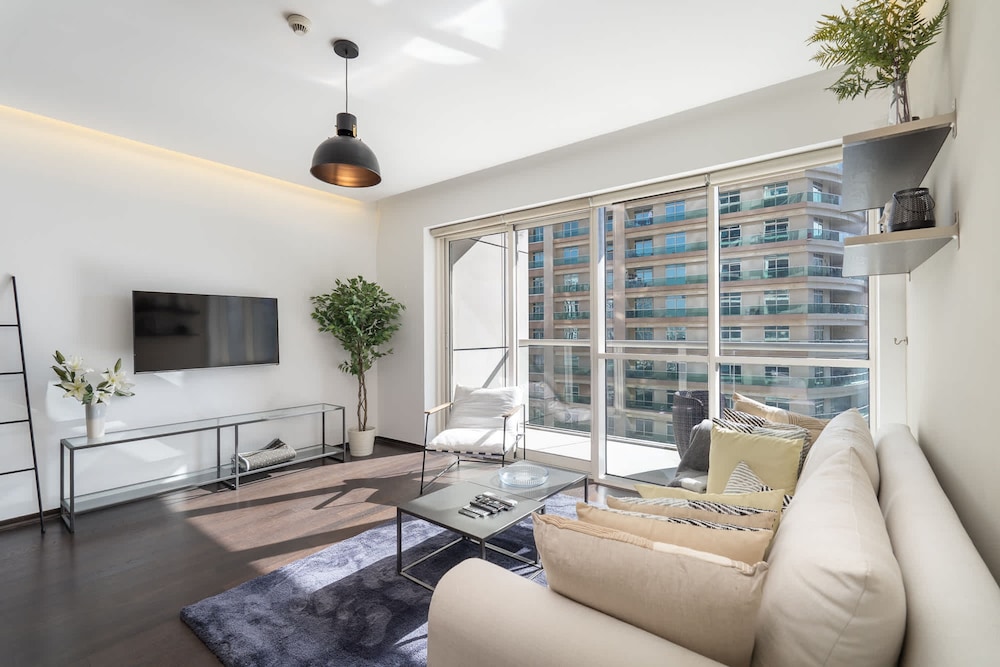 Cozy 1-bedroom Apartment at West Avenue Tower Near Marina Beach
