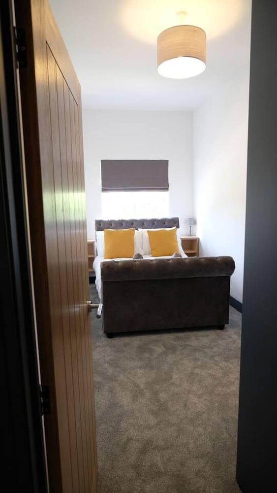 Charming 1-bed Apartment in Bournemouth Near sea view 2