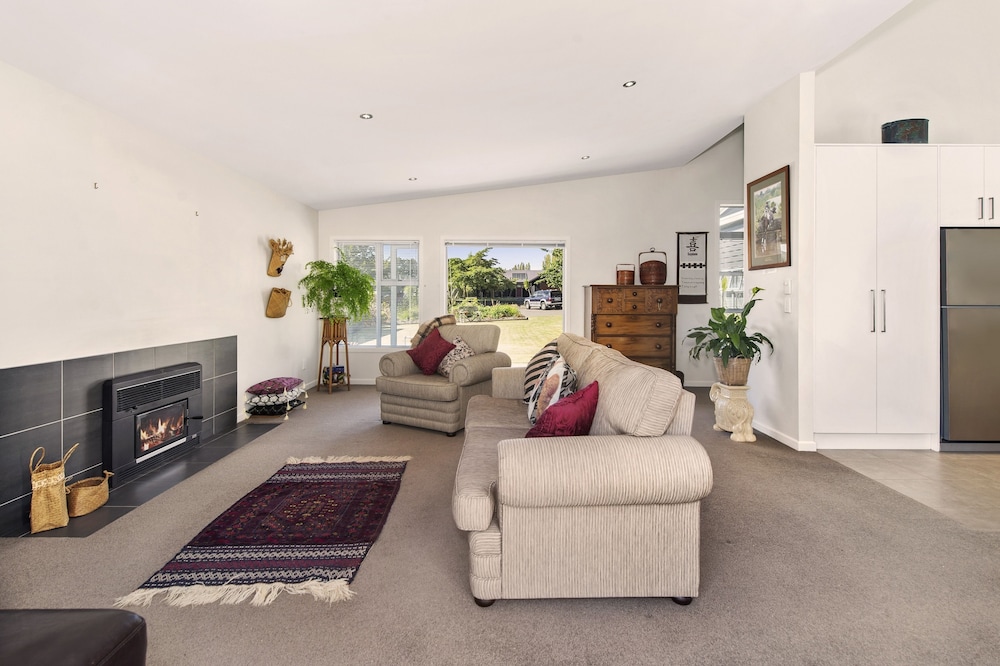 Lupin Lodge Bed and Breakfast