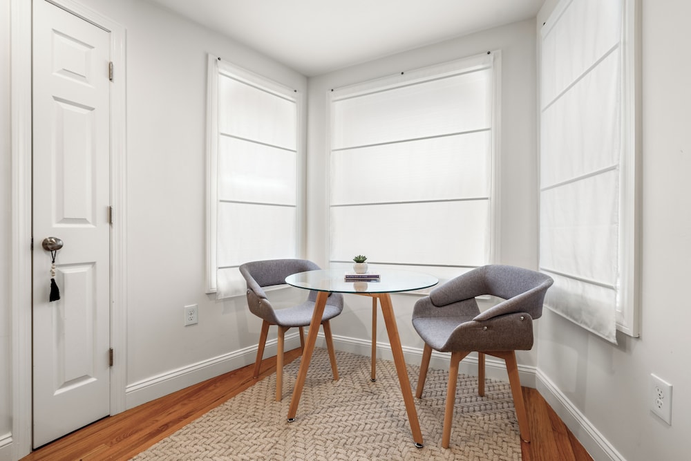 Hygge House Suites