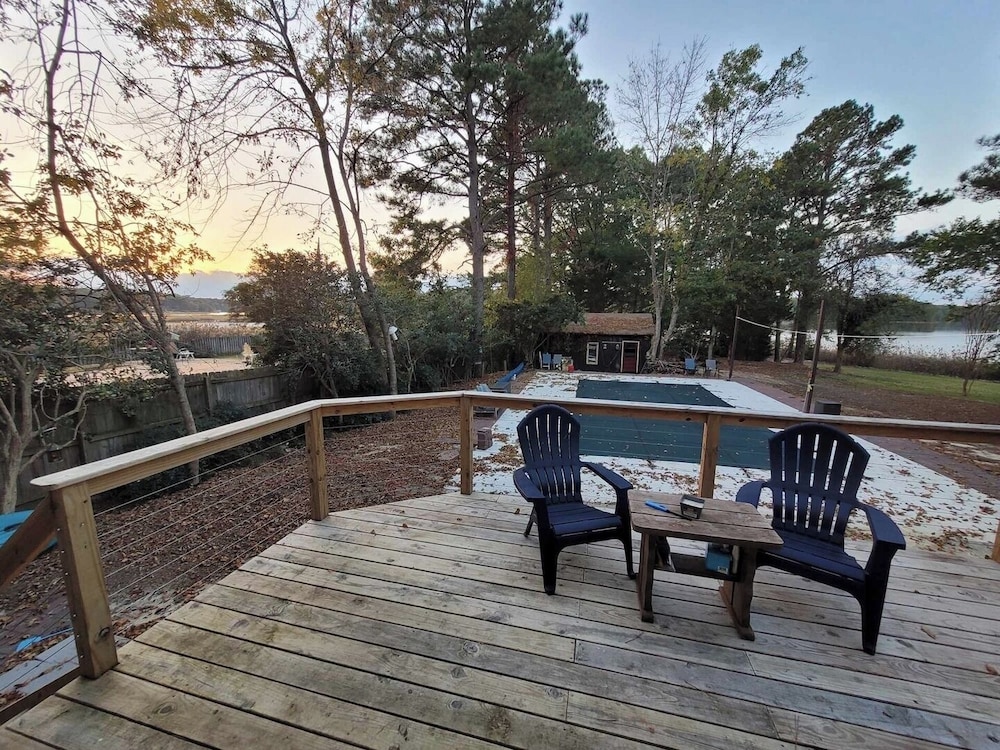 Spacious 4BR Home w/ Pool Family Friendly