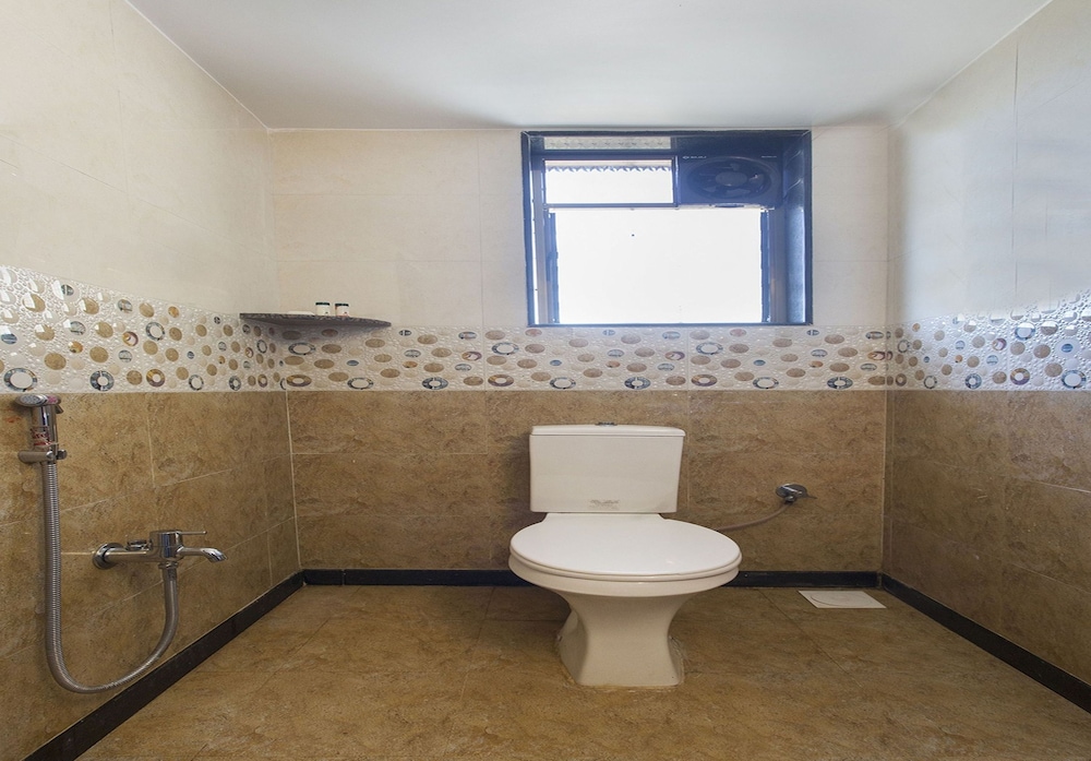 OYO 9566 Hotel JK Excellency