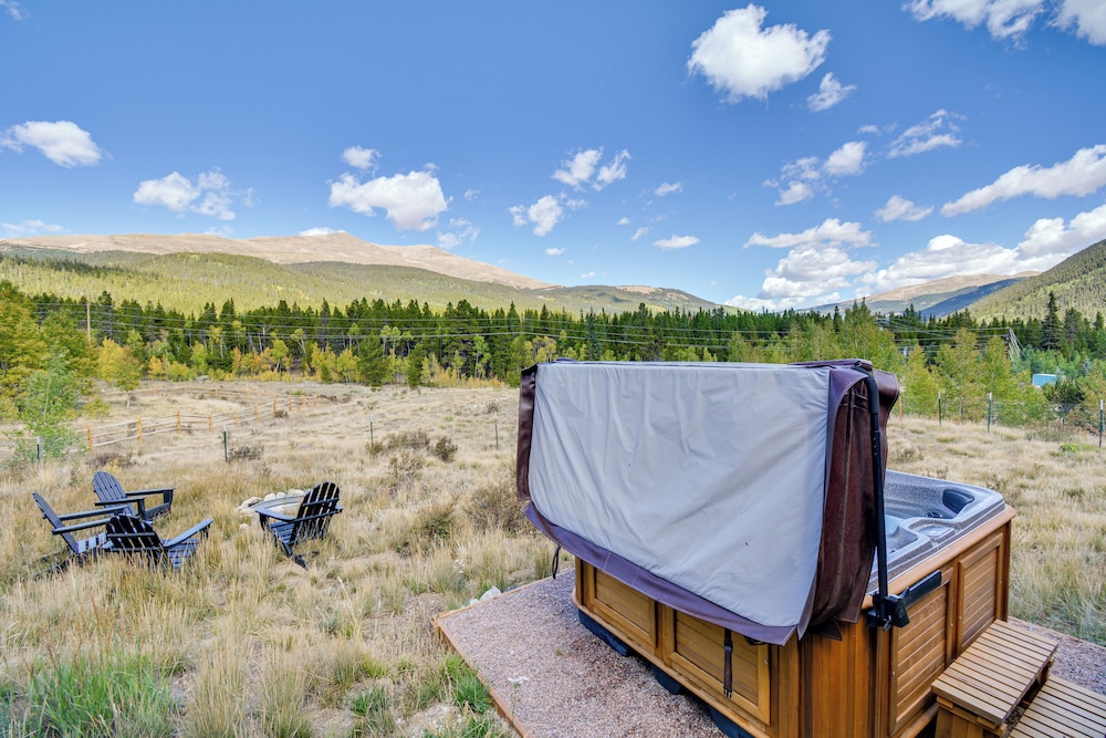 Hot Tub & Deck: Cabin Near Dtwn Alma & Breck