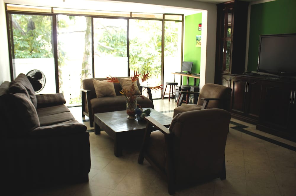 Casa Blanca Hostel