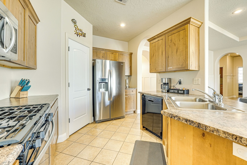 Home w/ Game Room: Near Zion National Park!