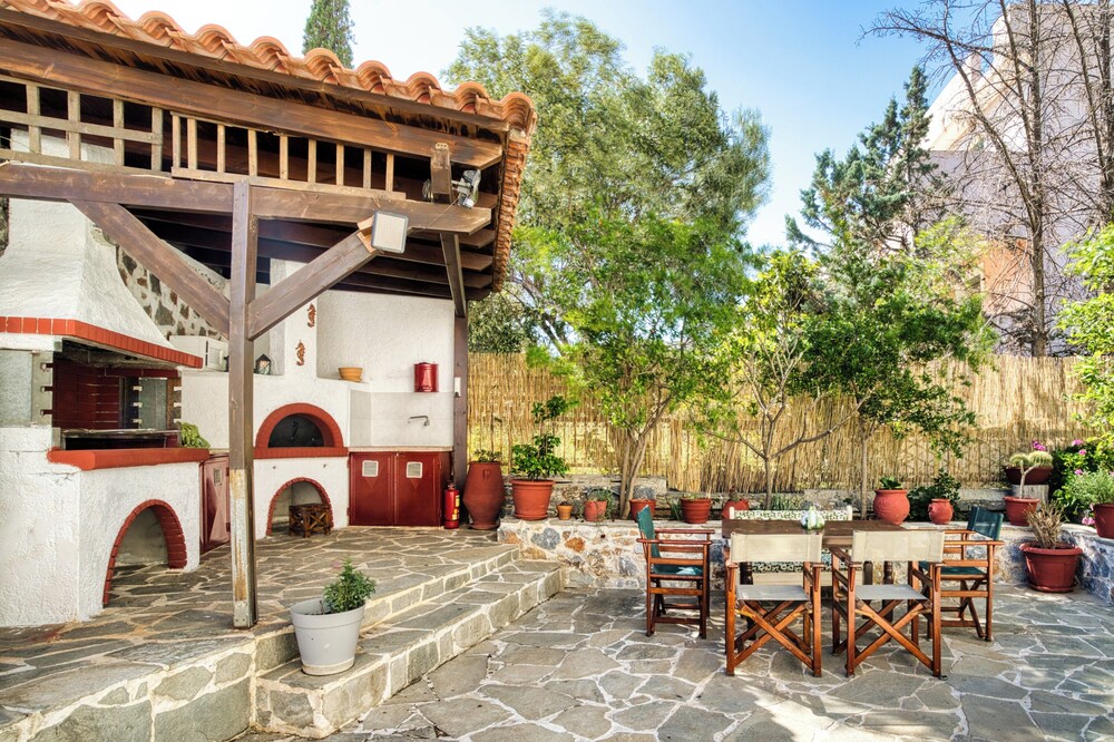 Marilizas Spacious Maisonette