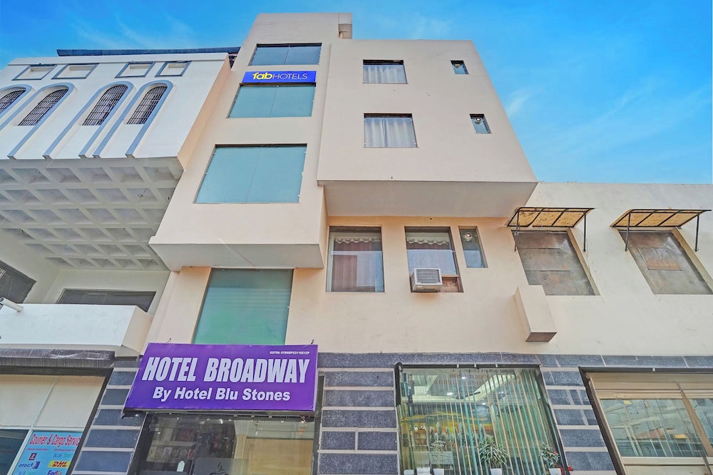 Fabhotel Broadway