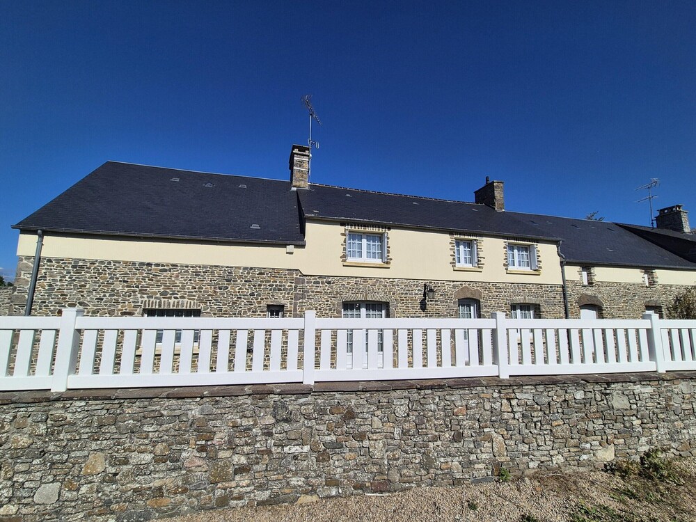 Spacious Family Home Near the Sea