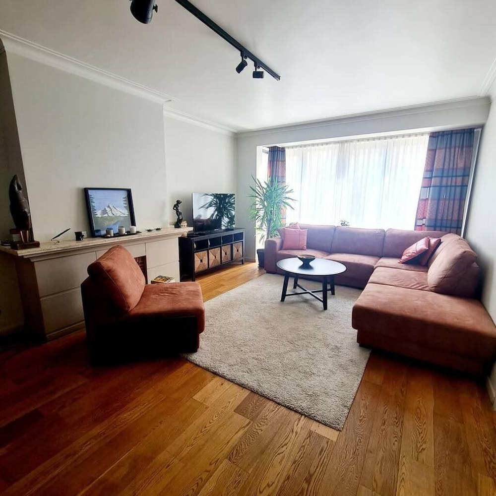 Spacious 2 Bedroom App in the Center With Terrace
