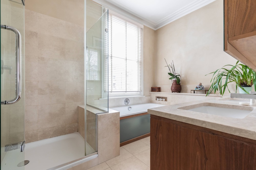 Poplar Grove II by Onefinestay