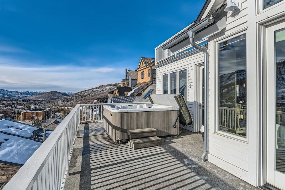 311 Ontario Mountain Majesty 5 Bedroom Home