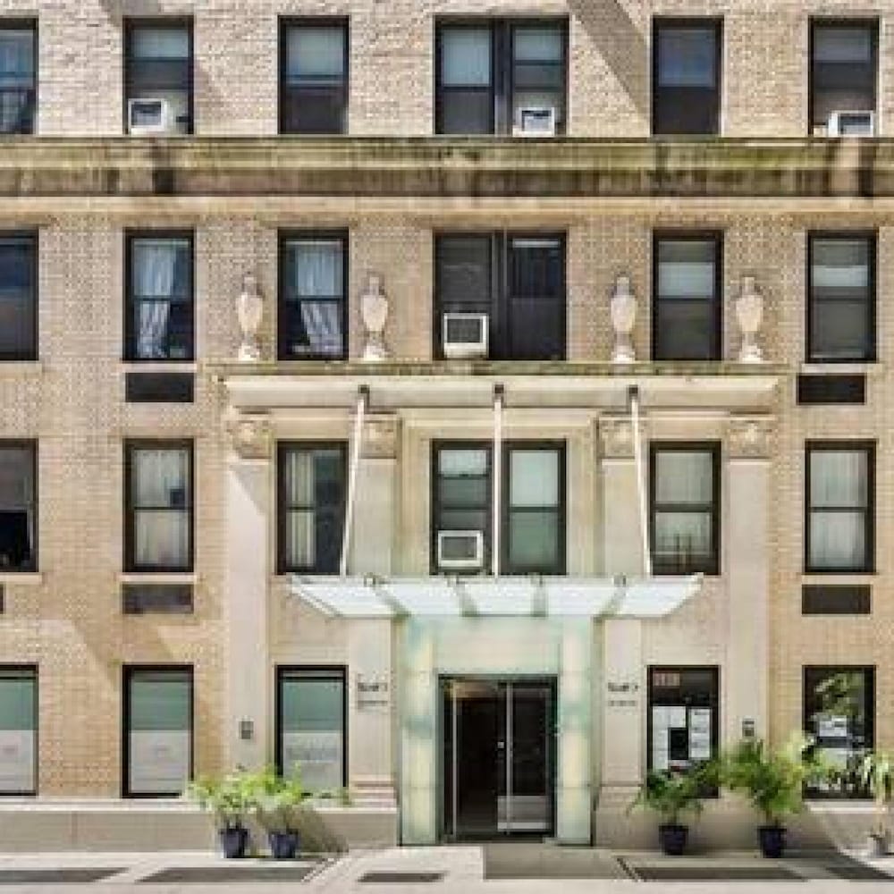 73-201 New 1BR 1bth UWS Doorman Gym