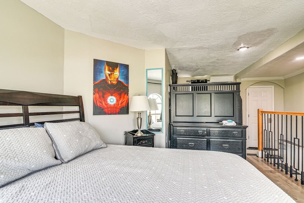 2 Mi to Dtwn: Walkable Apt in Houston!