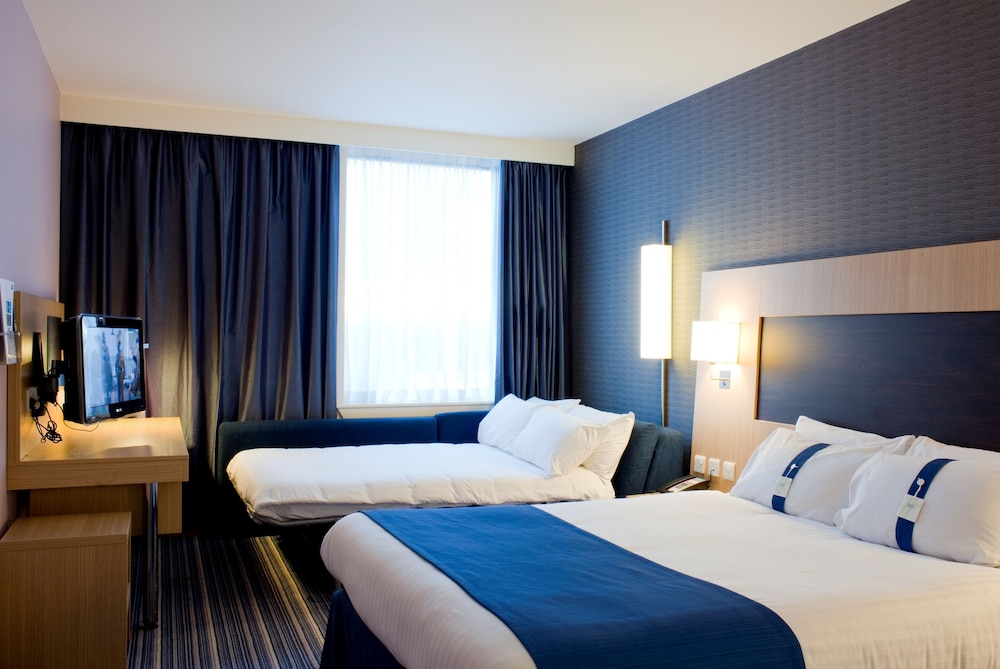 Rotherham Vacations - Holiday Inn Express Rotherham North, an IHG Hotel - Property Image 2