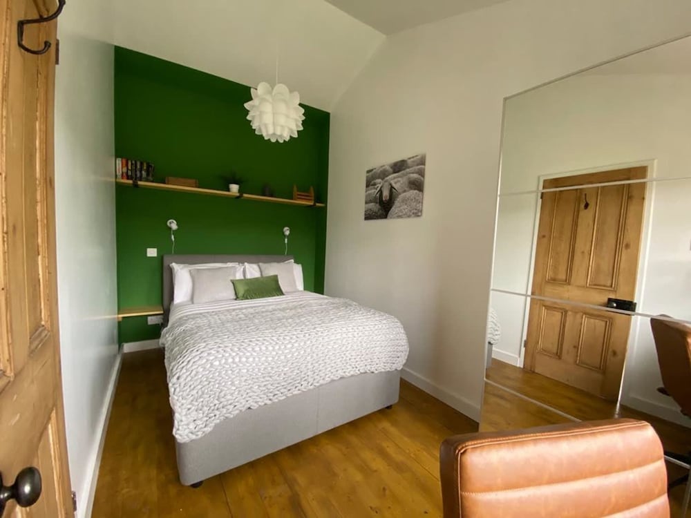 Cosy Beach Cottage Metres From The Beach Jurys Gap Camber Sands view 3