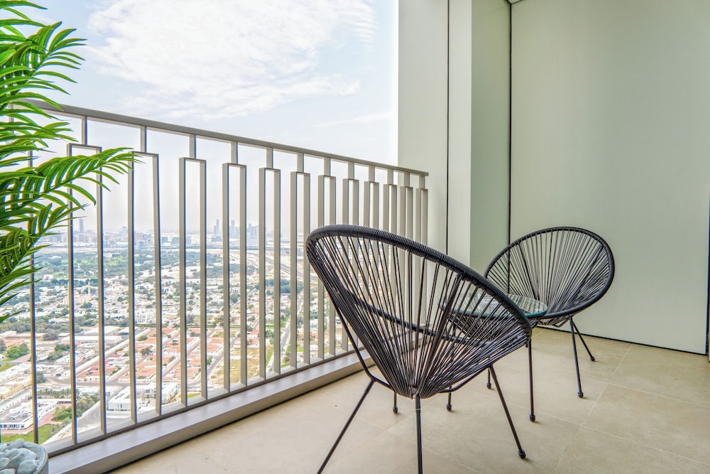 Easygo- Sky High 1bdr Downtown Views 03