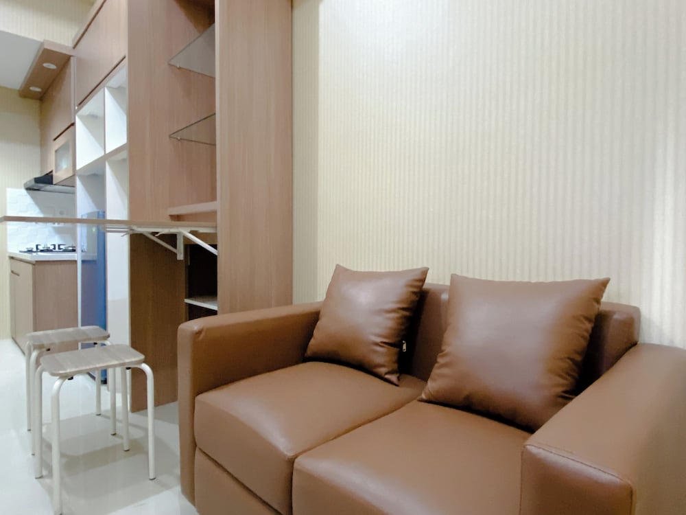 Minimalist And Enjoy Living 1Br Vasanta Innopark Apartment
