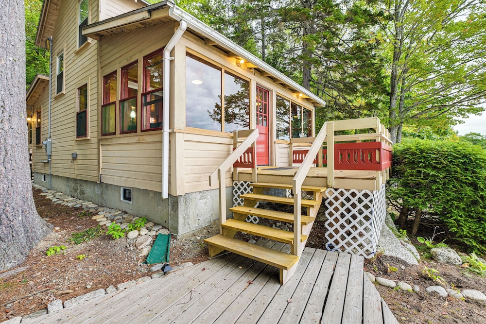 Dock, Beach, Views: Rustic Green Lake Cottage