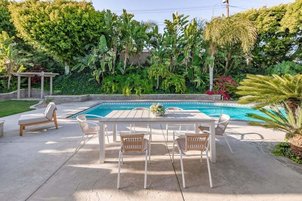 @ Marbella Lane - Serene Ranch Style Home W/pool