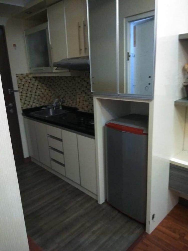Apartment The Suites Metro by Herlan view 3