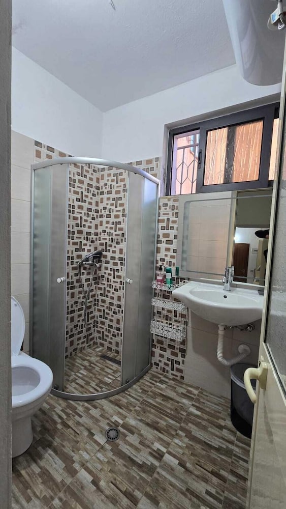 Tirent Apartment-Cozy 2-Bedroom Stay in Don Bosko